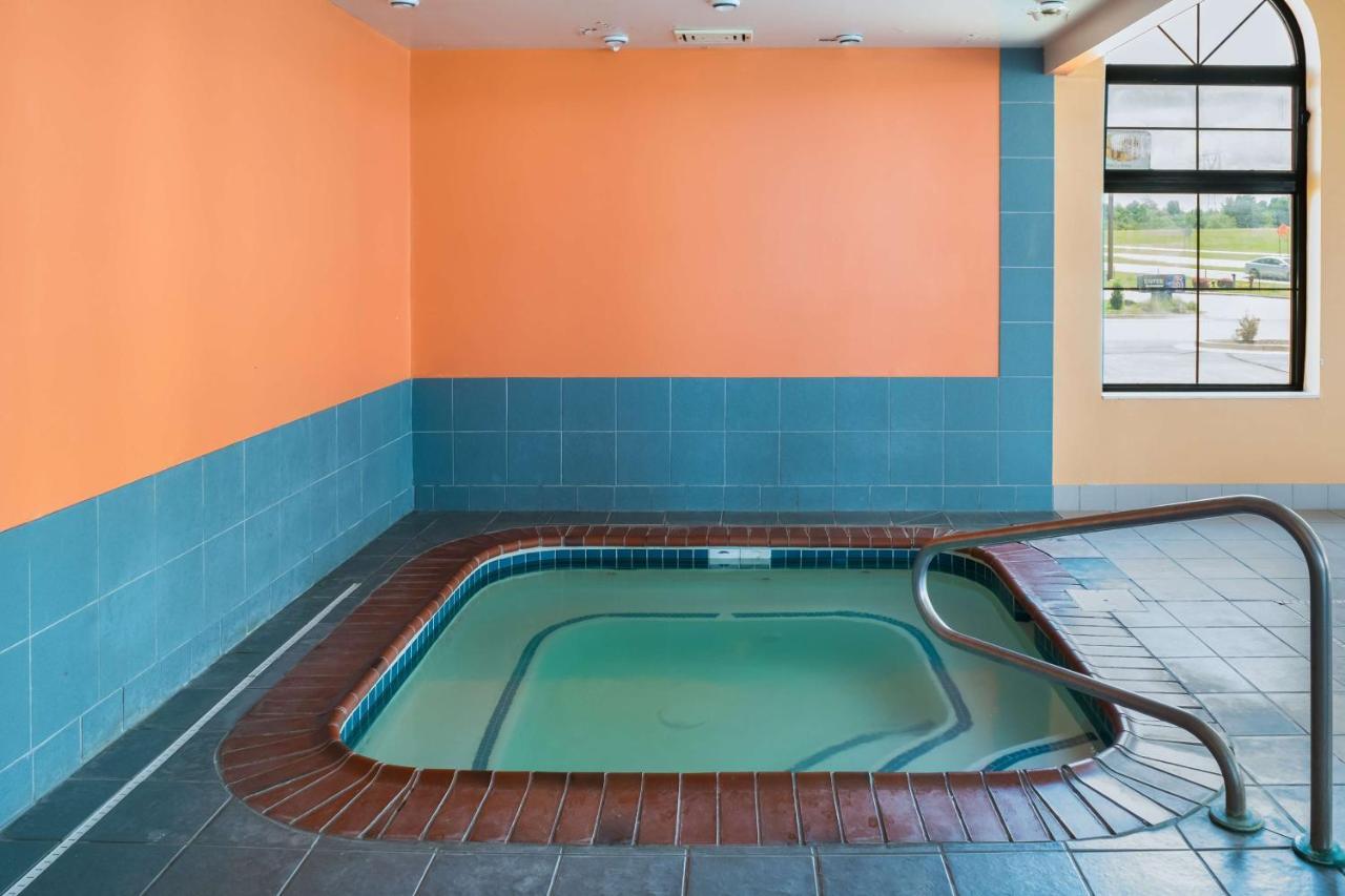 Motel 6-Richmond, In Exteriér fotografie